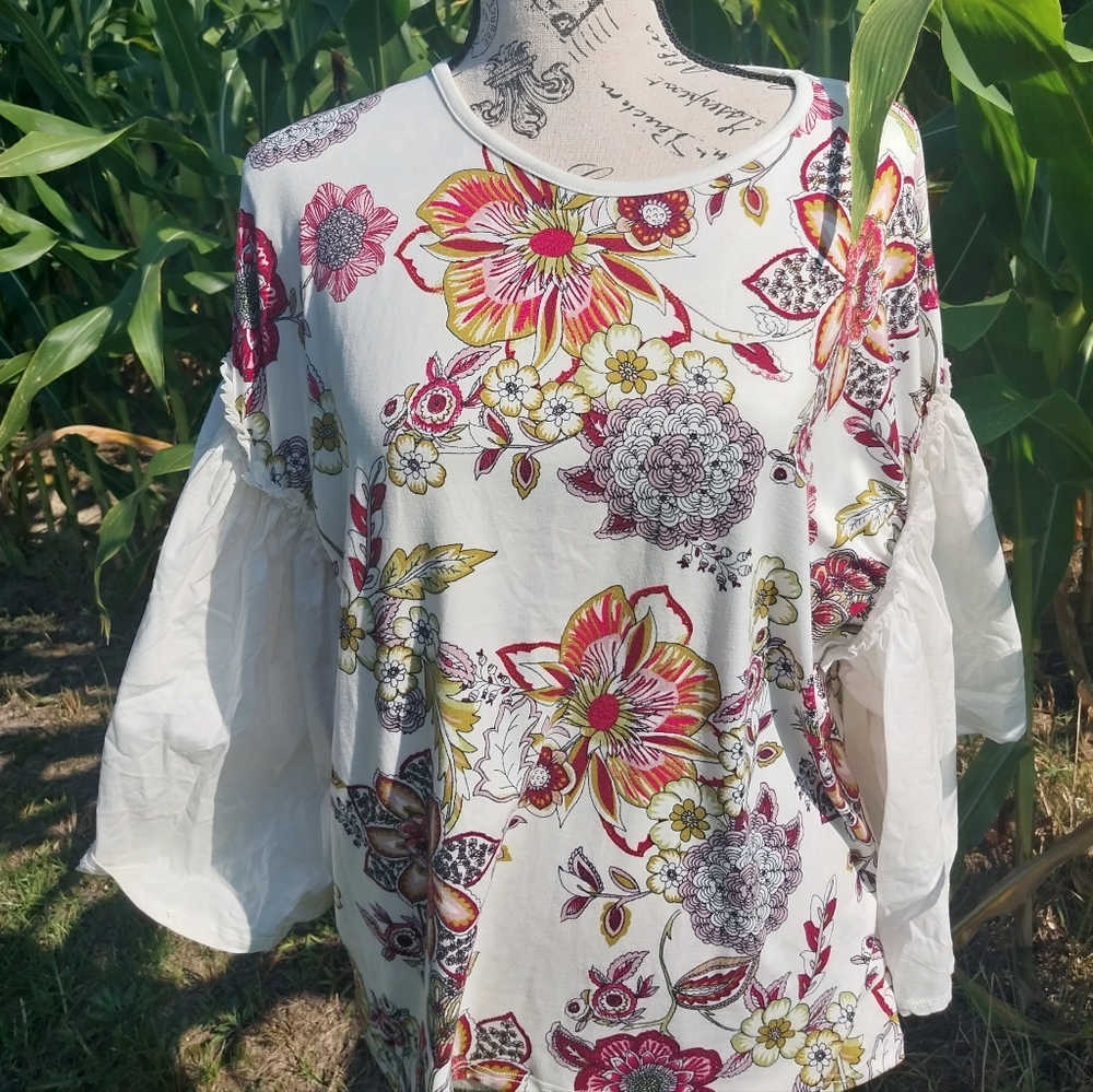 Floral Print Women's Top with Bell Sleeves